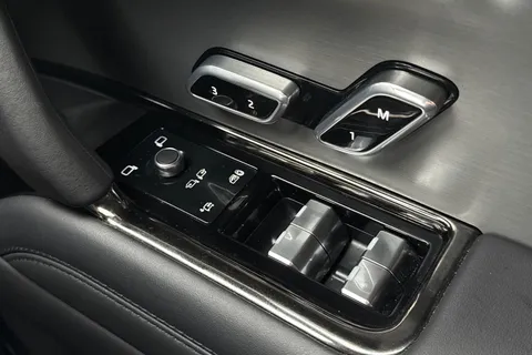 KT73FRO Land Rover Range Rover Sport 3.0 D300 Dynamic SE 5dr Thumbnail #26