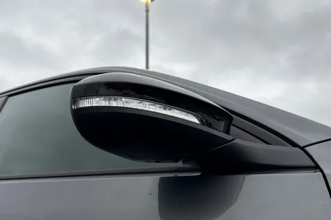 MK73NXZ Volkswagen T-Roc 1.5 TSI Style 5dr DSG **BLACK DESIGN PACK** Thumbnail #28