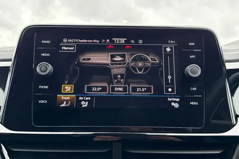 MK73NXZ Volkswagen T-Roc 1.5 TSI Style 5dr DSG **BLACK DESIGN PACK** Thumbnail #38