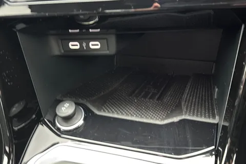 MV75UKO Volkswagen T-Roc 1.5 TSI Black Edition 5dr DSG **19' MISANO BLACK ALLOYS, REAR CAM** Thumbnail #40