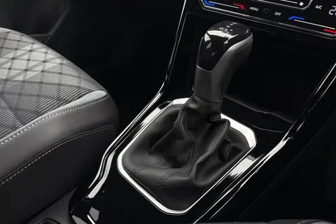 MV75UKO Volkswagen T-Roc 1.5 TSI Black Edition 5dr DSG **19' MISANO BLACK ALLOYS, REAR CAM** Thumbnail #41