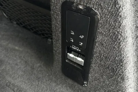 KT73FRO Land Rover Range Rover Sport 3.0 D300 Dynamic SE 5dr Thumbnail #41