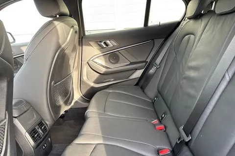 DY70EOB BMW 1 Series 1.5 118i M Sport DCT Euro 6 (s/s) 5dr Thumbnail #60