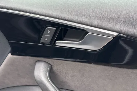 KE21MPO Audi A4 Avant Avant Black Edition 35 TDI 163 PS S tronic Thumbnail #22