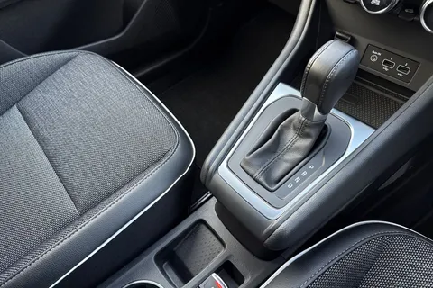 YB70HTA Renault Captur 1.3 TCe S Edition EDC Euro 6 (s/s) 5dr Thumbnail #24