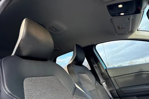 YB70HTA Renault Captur 1.3 TCe S Edition EDC Euro 6 (s/s) 5dr Thumbnail #25