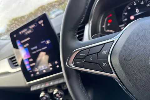 YB70HTA Renault Captur 1.3 TCe S Edition EDC Euro 6 (s/s) 5dr Thumbnail #39