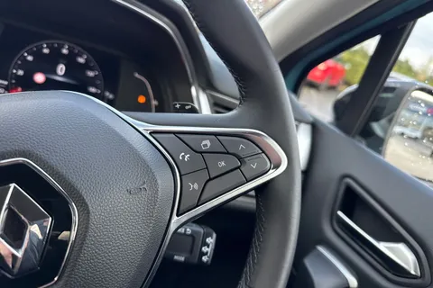 YB70HTA Renault Captur 1.3 TCe S Edition EDC Euro 6 (s/s) 5dr Thumbnail #40