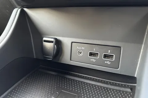 YB70HTA Renault Captur 1.3 TCe S Edition EDC Euro 6 (s/s) 5dr Thumbnail #53