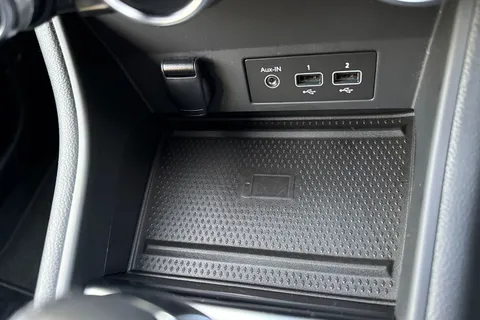 YB70HTA Renault Captur 1.3 TCe S Edition EDC Euro 6 (s/s) 5dr Thumbnail #54