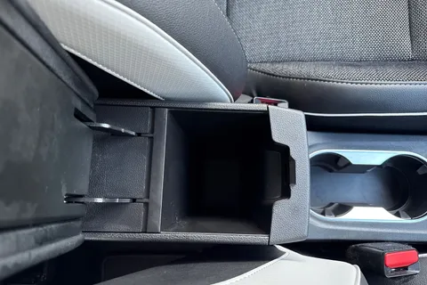 YB70HTA Renault Captur 1.3 TCe S Edition EDC Euro 6 (s/s) 5dr Thumbnail #59