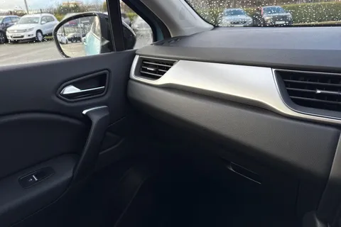 YB70HTA Renault Captur 1.3 TCe S Edition EDC Euro 6 (s/s) 5dr Thumbnail #61