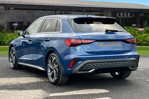  Audi A3 1.5 TFSI 30 S line Sportback Euro 6 (s/s) 5dr Thumbnail #3