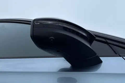 GJ75RZK Volkswagen Id.7 210kW Match Pro Plus 77kWh 5dr Auto **EXTERIOR BLACK STYLING PACK** Thumbnail #26