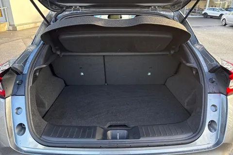 EY71HJA Nissan Juke 1.0 DIG-T N-Connecta DCT Auto Euro 6 (s/s) 5dr Thumbnail #8