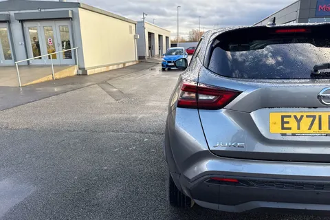 EY71HJA Nissan Juke 1.0 DIG-T N-Connecta DCT Auto Euro 6 (s/s) 5dr Thumbnail #32