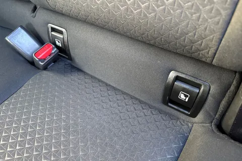 EY71HJA Nissan Juke 1.0 DIG-T N-Connecta DCT Auto Euro 6 (s/s) 5dr Thumbnail #36