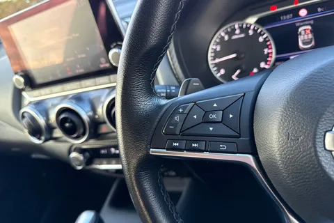 EY71HJA Nissan Juke 1.0 DIG-T N-Connecta DCT Auto Euro 6 (s/s) 5dr Thumbnail #37