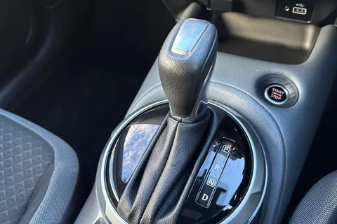 EY71HJA Nissan Juke 1.0 DIG-T N-Connecta DCT Auto Euro 6 (s/s) 5dr Thumbnail #48