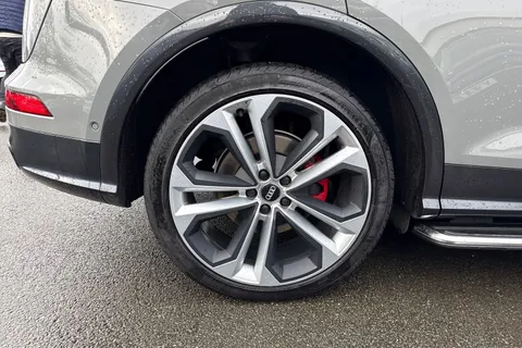 YH70LRJ Audi SQ5 3.0 TDI V6 Vorsprung Tiptronic quattro Euro 6 (s/s) 5dr Thumbnail #11