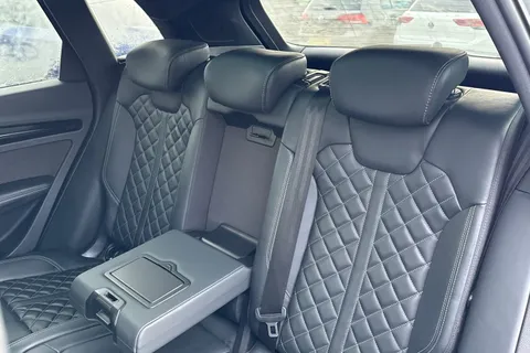 YH70LRJ Audi SQ5 3.0 TDI V6 Vorsprung Tiptronic quattro Euro 6 (s/s) 5dr Thumbnail #19