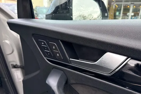 YH70LRJ Audi SQ5 3.0 TDI V6 Vorsprung Tiptronic quattro Euro 6 (s/s) 5dr Thumbnail #21