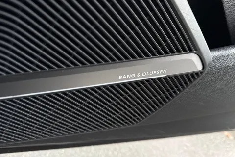 YH70LRJ Audi SQ5 3.0 TDI V6 Vorsprung Tiptronic quattro Euro 6 (s/s) 5dr Thumbnail #30