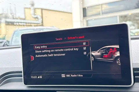 YH70LRJ Audi SQ5 3.0 TDI V6 Vorsprung Tiptronic quattro Euro 6 (s/s) 5dr Thumbnail #33