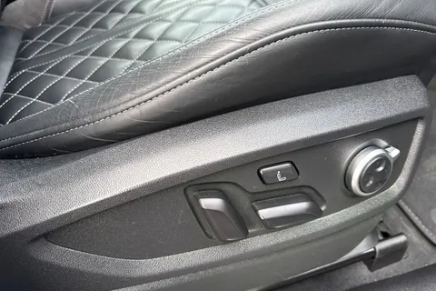 YH70LRJ Audi SQ5 3.0 TDI V6 Vorsprung Tiptronic quattro Euro 6 (s/s) 5dr Thumbnail #43