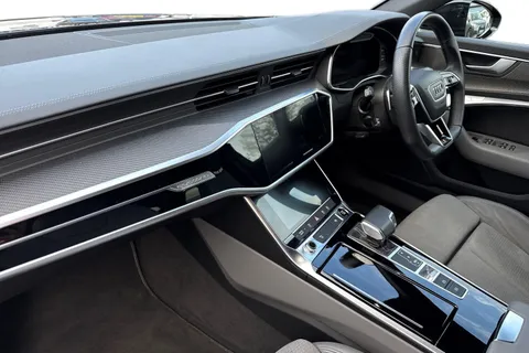 RO71OXN Audi A6 Avant Avant Black Edition 45 TFSI quattro 265 PS S tronic Thumbnail #16