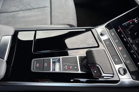 RO71OXN Audi A6 Avant Avant Black Edition 45 TFSI quattro 265 PS S tronic Thumbnail #55