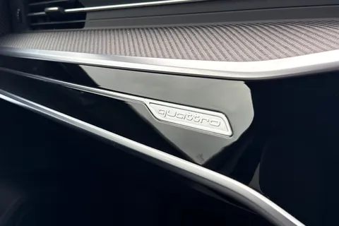 RO71OXN Audi A6 Avant Avant Black Edition 45 TFSI quattro 265 PS S tronic Thumbnail #60