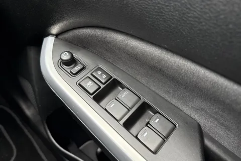 PK16CFX Suzuki Vitara 1.6 SZ5 Auto ALLGRIP Euro 6 (s/s) 5dr Thumbnail #24