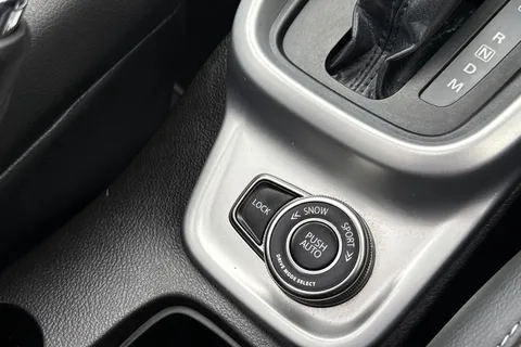 PK16CFX Suzuki Vitara 1.6 SZ5 Auto ALLGRIP Euro 6 (s/s) 5dr Thumbnail #36
