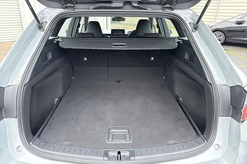 SH72KFR Toyota Corolla 1.8 VVT-h Icon Touring Sports CVT Euro 6 (s/s) 5dr Thumbnail #8