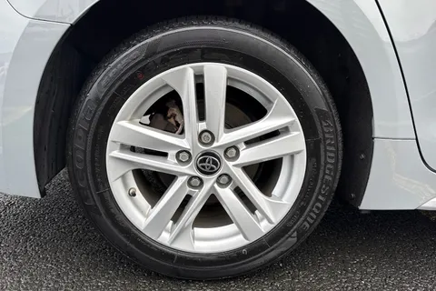SH72KFR Toyota Corolla 1.8 VVT-h Icon Touring Sports CVT Euro 6 (s/s) 5dr Thumbnail #13