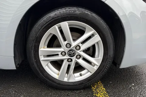 SH72KFR Toyota Corolla 1.8 VVT-h Icon Touring Sports CVT Euro 6 (s/s) 5dr Thumbnail #14