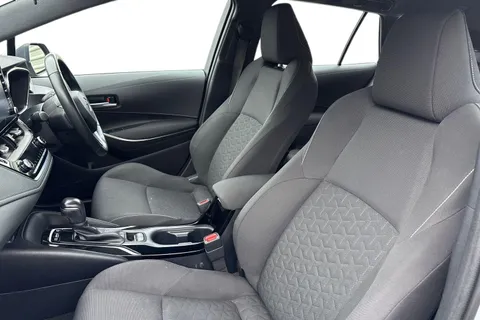 SH72KFR Toyota Corolla 1.8 VVT-h Icon Touring Sports CVT Euro 6 (s/s) 5dr Thumbnail #17