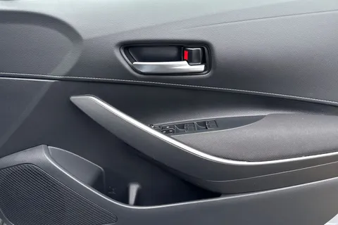 SH72KFR Toyota Corolla 1.8 VVT-h Icon Touring Sports CVT Euro 6 (s/s) 5dr Thumbnail #22