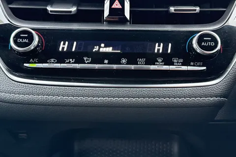 SH72KFR Toyota Corolla 1.8 VVT-h Icon Touring Sports CVT Euro 6 (s/s) 5dr Thumbnail #23