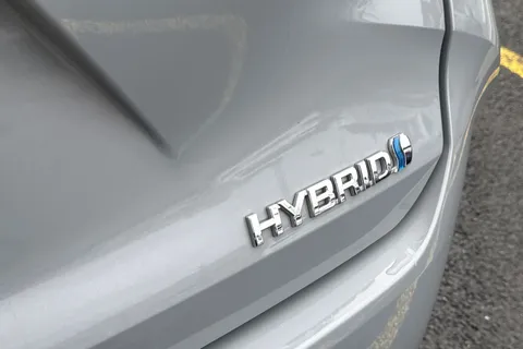 SH72KFR Toyota Corolla 1.8 VVT-h Icon Touring Sports CVT Euro 6 (s/s) 5dr Thumbnail #32