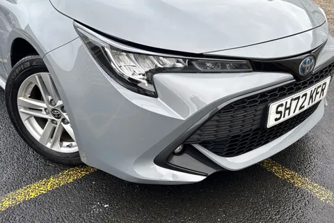 SH72KFR Toyota Corolla 1.8 VVT-h Icon Touring Sports CVT Euro 6 (s/s) 5dr Thumbnail #35