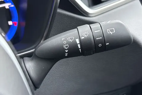 SH72KFR Toyota Corolla 1.8 VVT-h Icon Touring Sports CVT Euro 6 (s/s) 5dr Thumbnail #40