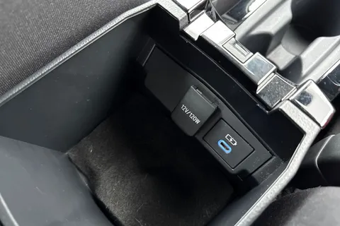 SH72KFR Toyota Corolla 1.8 VVT-h Icon Touring Sports CVT Euro 6 (s/s) 5dr Thumbnail #45