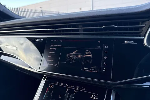  Audi SQ7 4.0 TFSI V8 Black Edition Tiptronic quattro Euro 6 (s/s) 5dr Thumbnail #49