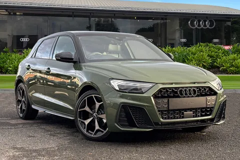  Audi A1 1.5 TFSI 35 Black Edition Sportback S Tronic Euro 6 (s/s) 5dr Thumbnail #2