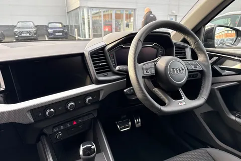  Audi A1 1.5 TFSI 35 Black Edition Sportback S Tronic Euro 6 (s/s) 5dr Thumbnail #18