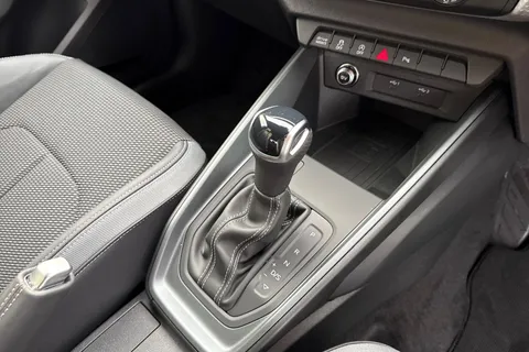  Audi A1 1.5 TFSI 35 Black Edition Sportback S Tronic Euro 6 (s/s) 5dr Thumbnail #23