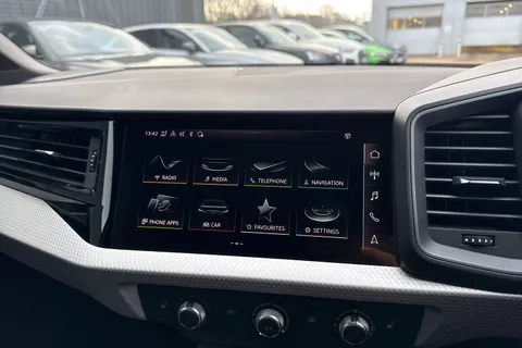  Audi A1 1.5 TFSI 35 Black Edition Sportback S Tronic Euro 6 (s/s) 5dr Thumbnail #36