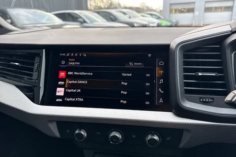  Audi A1 1.5 TFSI 35 Black Edition Sportback S Tronic Euro 6 (s/s) 5dr Thumbnail #37